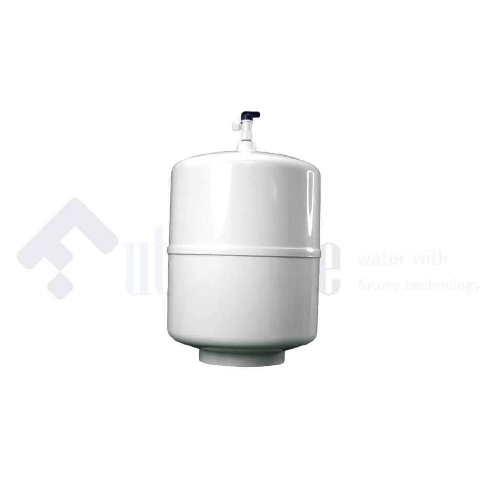 Water filter storage tank